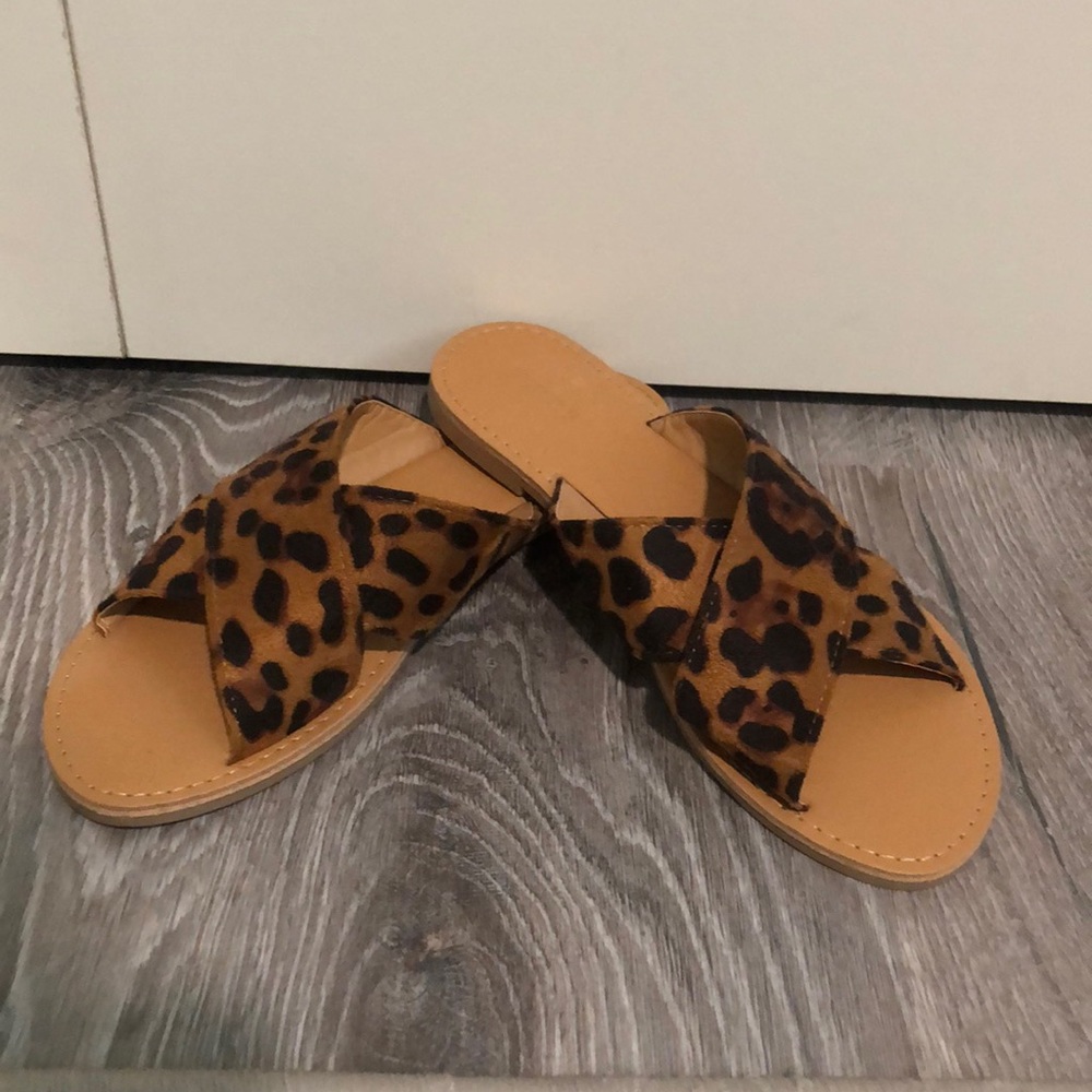 Leopard Print Slide on Sandals